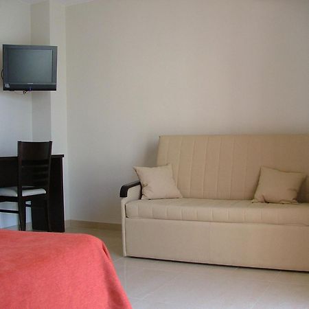 Hotel La Mirada Тарифа Экстерьер фото