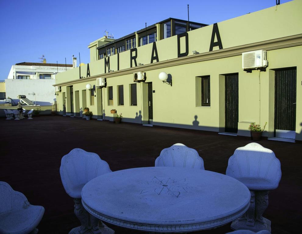 Hotel La Mirada Тарифа Экстерьер фото